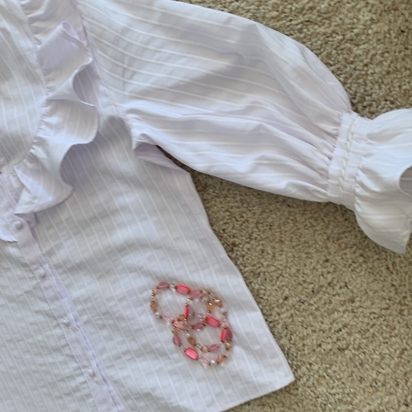 ZARA Top w/Ruffles - Picture 4 of 11